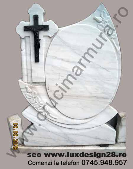 Monumente funerare cruce marmura cu decoratiune alba cruci